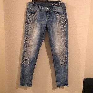 Miss Me Embroidered Skinny Jeans Size 29